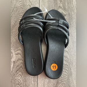 Olukai woman’s sandals very comfortable